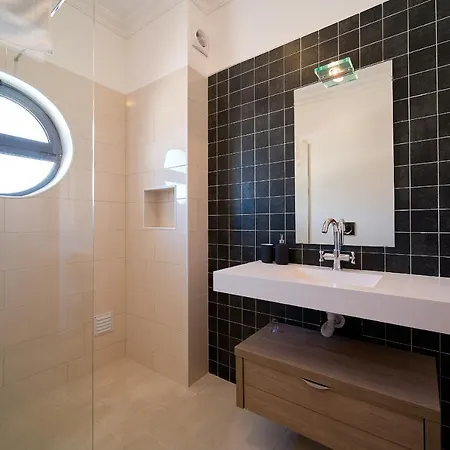 802 Minamar Willa Lagos